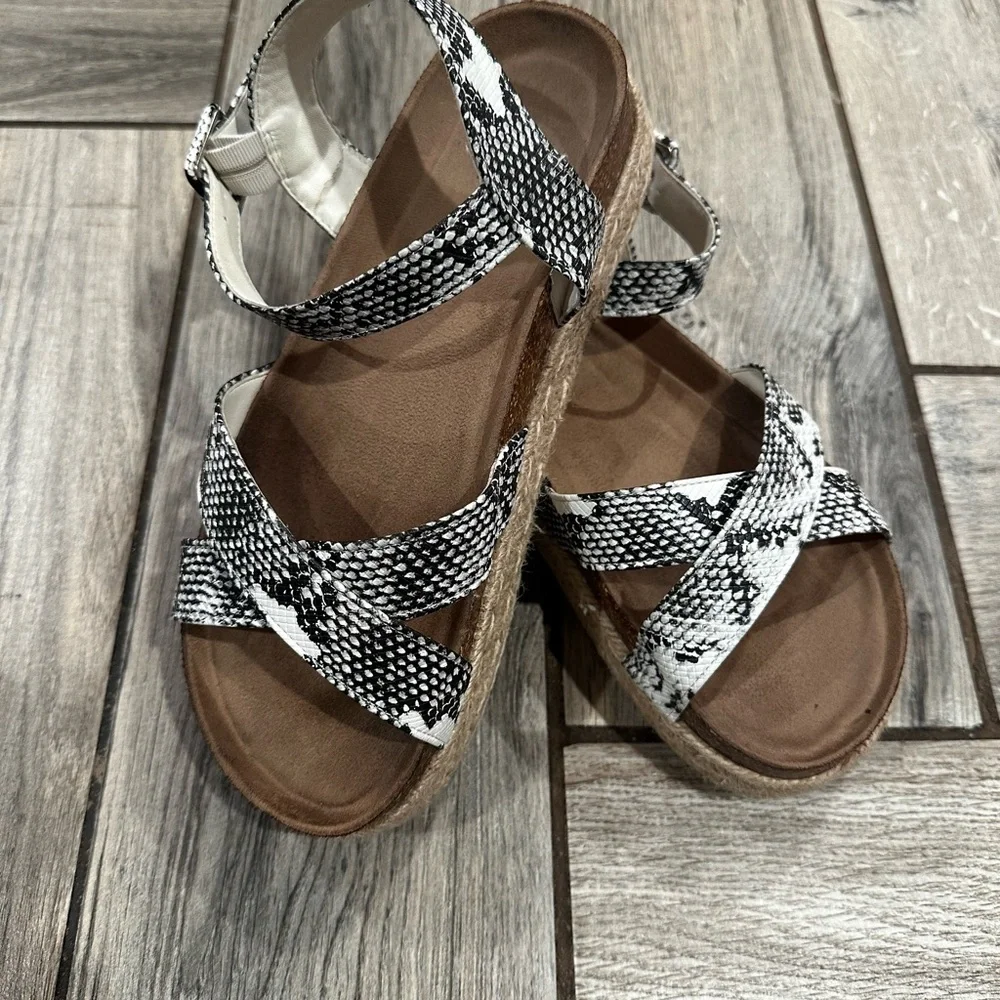 Pierre Dumas Black and White Platform Sandals